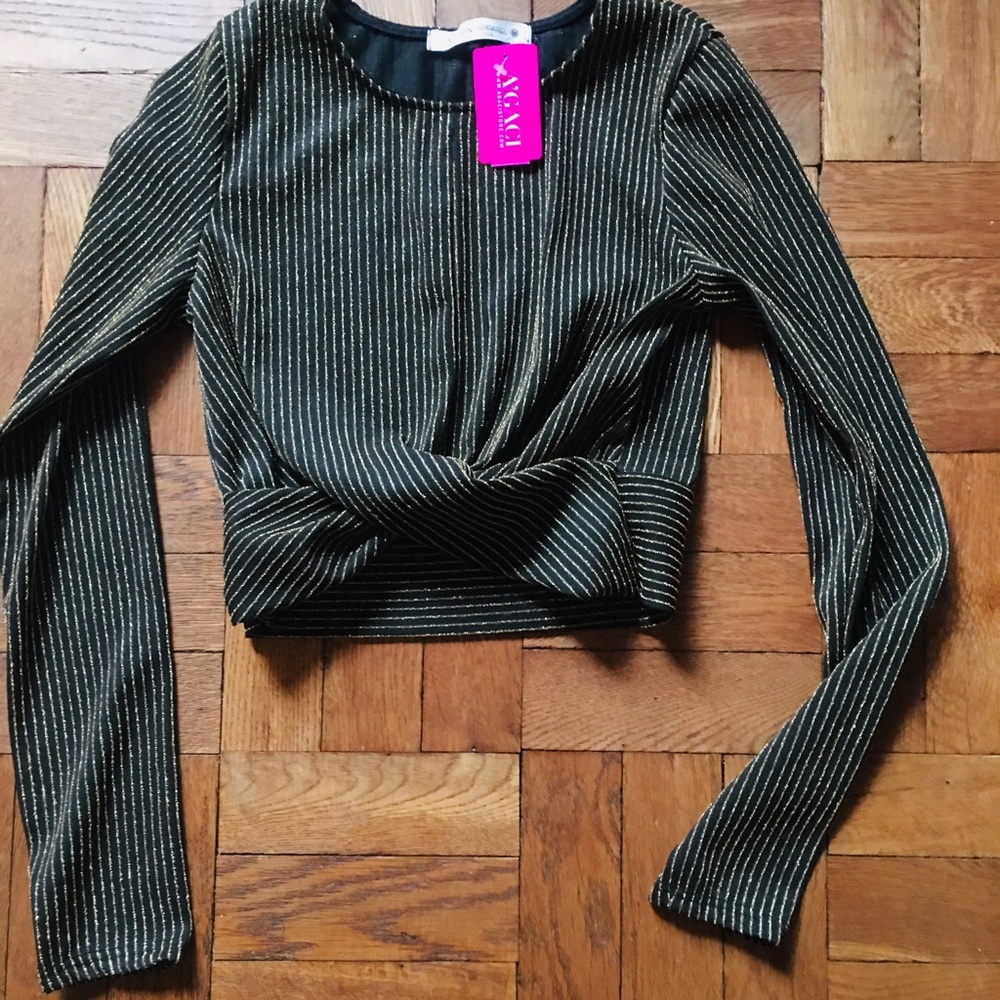 🛑 A’gaci crop top.